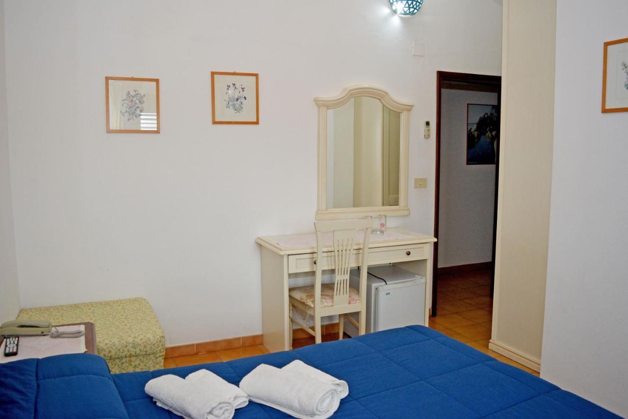 Scano Comfort Inn Santa Teresa Gallura Exterior foto